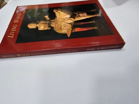 LIVING WOOD , SCULPTURAL TRADITIONS OF SOUTHERN INDIA 1